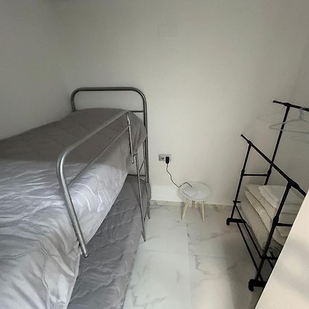 Apartamentos Cala Crancs Салоу Екстериор снимка