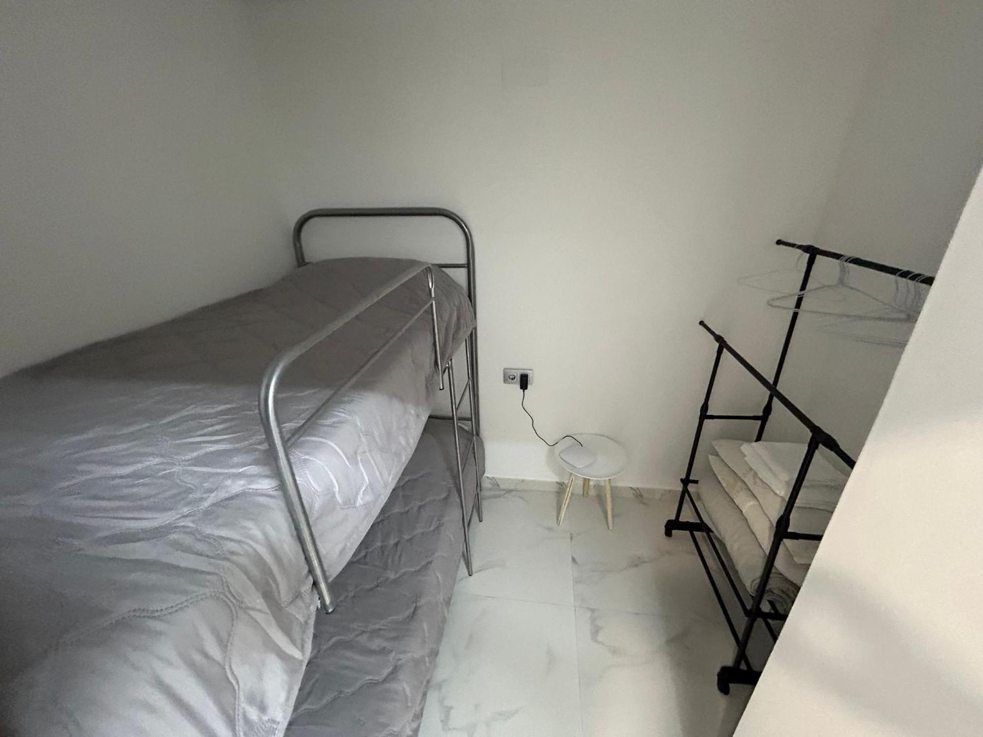 Apartamentos Cala Crancs Салоу Екстериор снимка