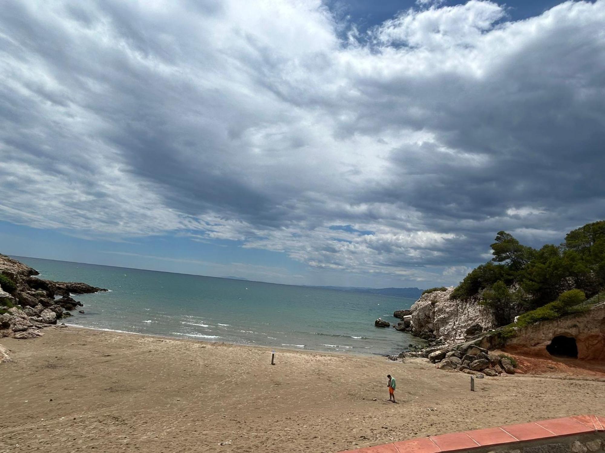 Apartamentos Cala Crancs Салоу Екстериор снимка