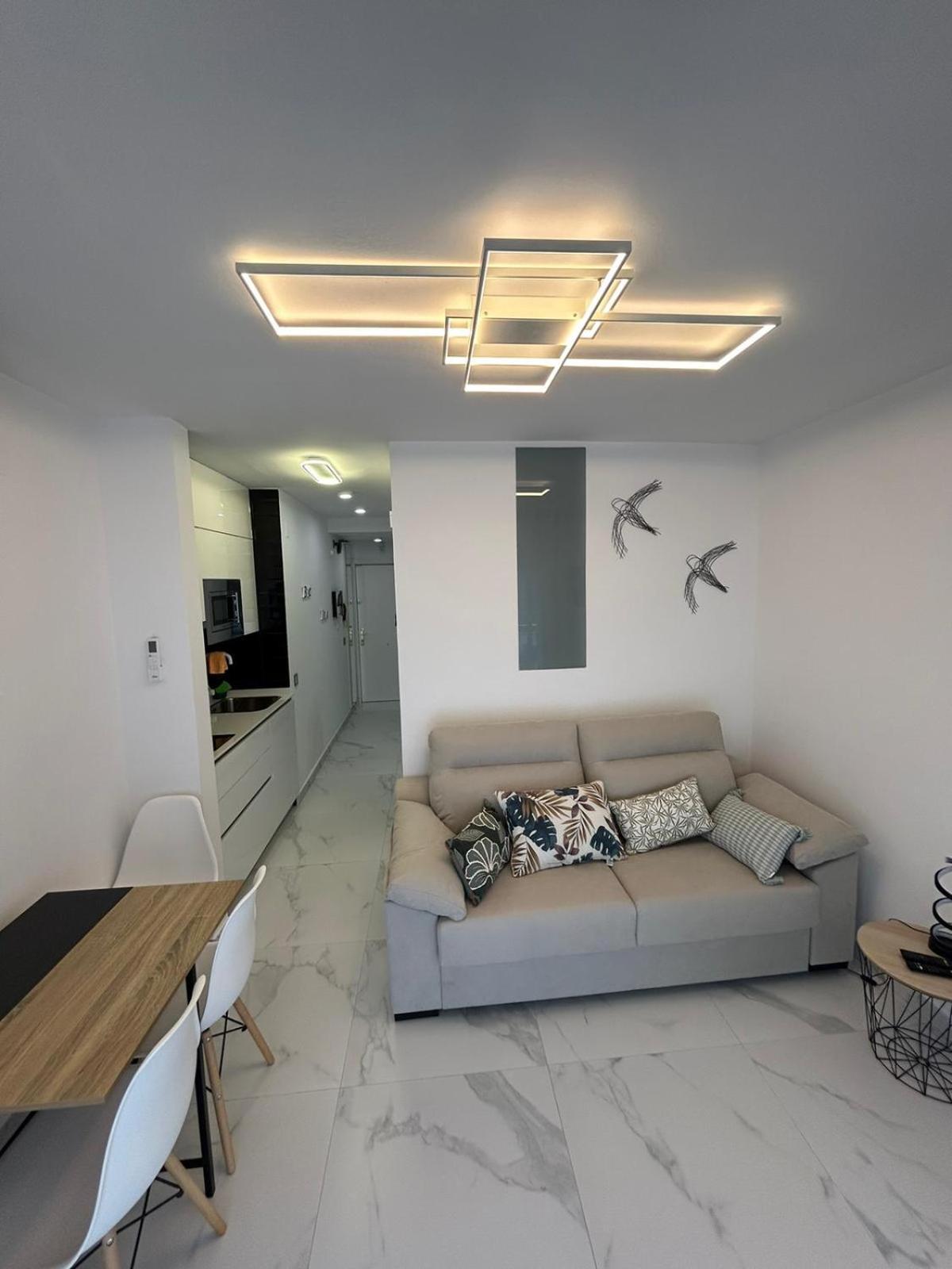 Apartamentos Cala Crancs Салоу Екстериор снимка