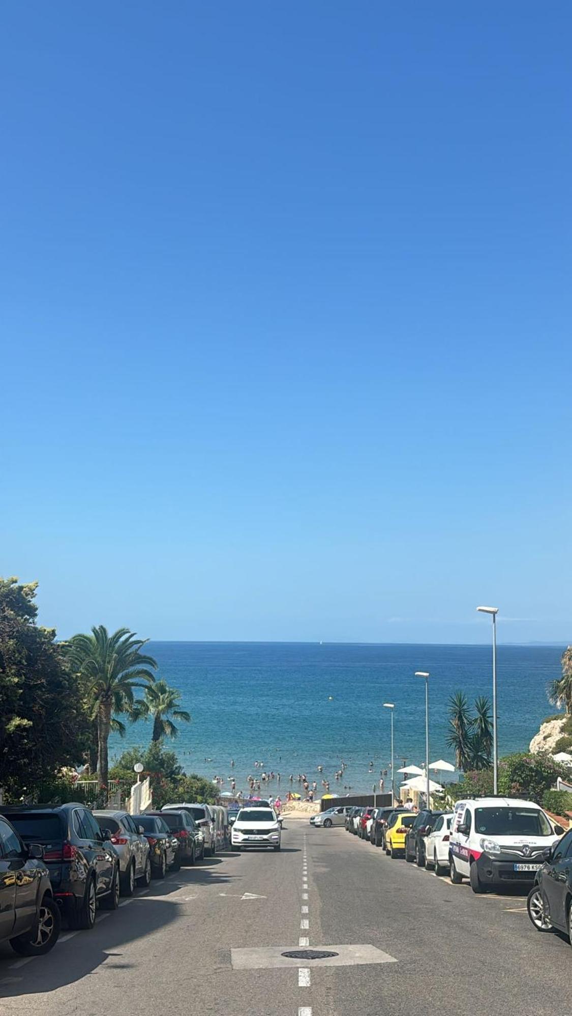 Apartamentos Cala Crancs Салоу Екстериор снимка